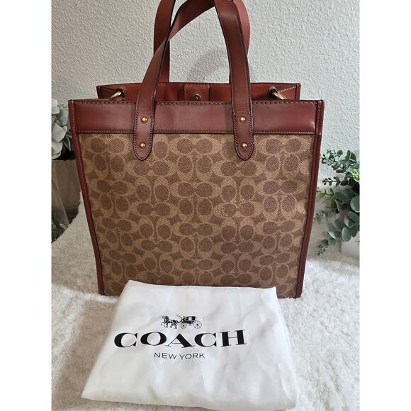 COACH Field Tote Signature Canvas Tote Bag & Dust Ruffle - Picture 1 of 8
